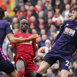Bournemouth'ta bir futbolcu koronavirüse yakalandı