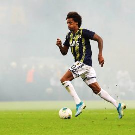 Fenerbahçe'de yeni kaptan Gustavo oldu
