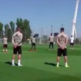 Real Madrid'den koronadan vefat edenler için saygı duruşu