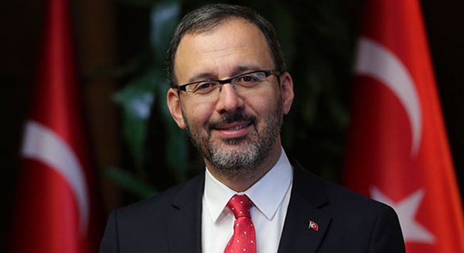 Bakan Kasapoğlu Millileri kutladı