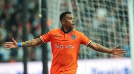 Santos bir hafta önce anlaştığı Robinho'nun sözleşmesini askıya aldı