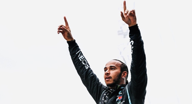 Hamilton 307 puana ulaştı