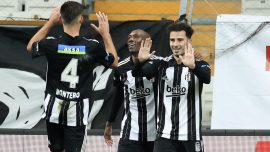 Beşiktaş'ın taraftar imzalı formasına kar engeli
