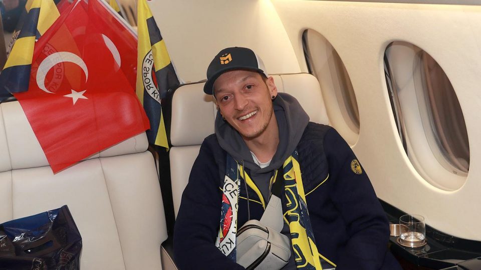 Mesut Özil’den galibiyet paylaşımı