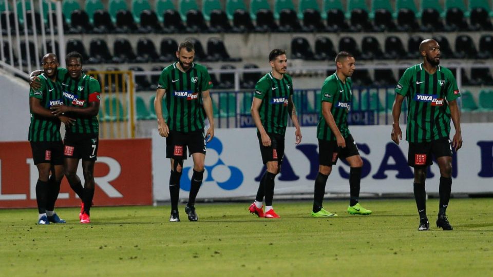 Denizlispor’da üç yönetici istifa etti