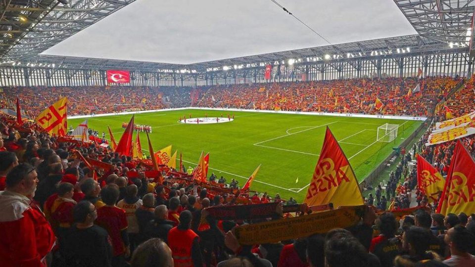 Göztepe taraftarlarını Covid-19 aşısı olmaya davet etti