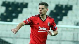 Beşiktaş'ta gündem stoper transferi