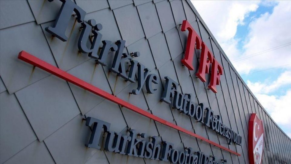 TFF Erhan Çelenk’i centilmence davranışından dolayı kutladı