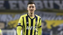 Mesut Özil'den takım arkadaşlarına uyarı