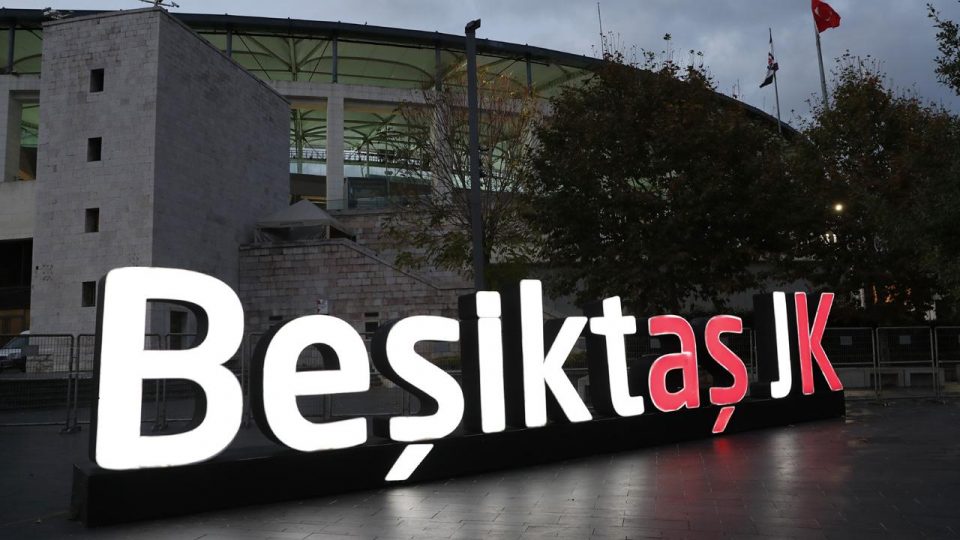 Beşiktaş’ta bir futbolcu pozitif