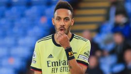 Pierre-Emerick Aubameyang teklifleri değerlendiriyor
