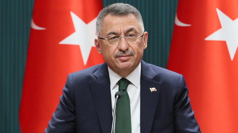 Cumhurbaşkanı Yardımcısı Oktay’dan altın madalya kazanan güreşçilere tebrik