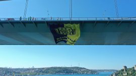 MKE Ankaragücü bayrakları İstanbul'daki boğaz köprülerinde