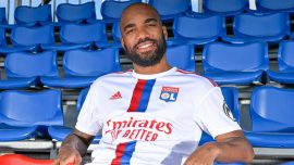 Alexandre Lacazette Olimpik Lyon'a geri döndü