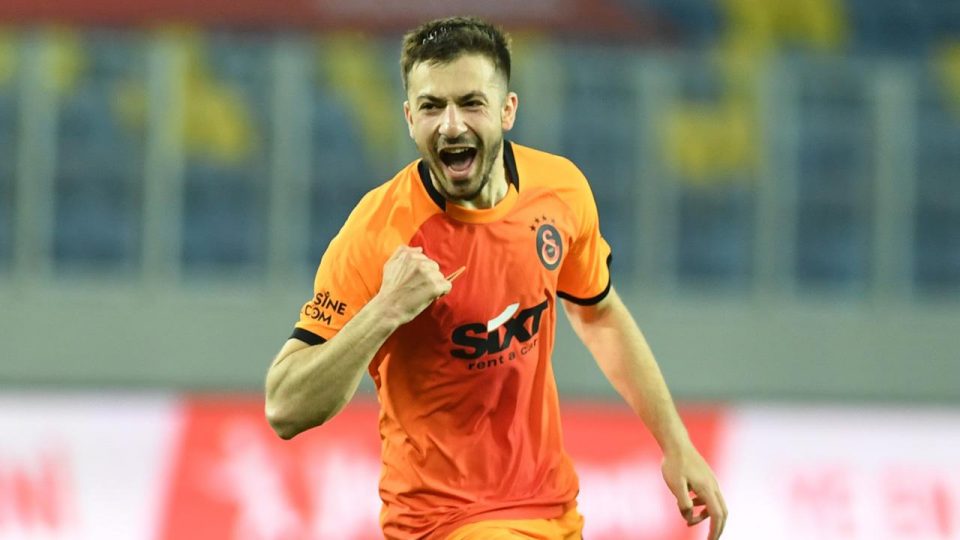 Brentford Halil Dervişoğlu’nu satış listesine koydu