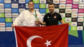 Genç milli judocu Hilal Öztürk, Dünya Şampiyonası'nda gümüş madalya aldı