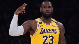 Lebron James NBA'de 20. sezonunu geçirecek