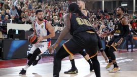 Anadolu Efes Fransa'da kaybetti