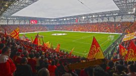 Gürsel Aksel Stadı'nda "Efsane Tur" başlıyor
