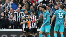 Newcastle United Tottenham'ı farklı geçti