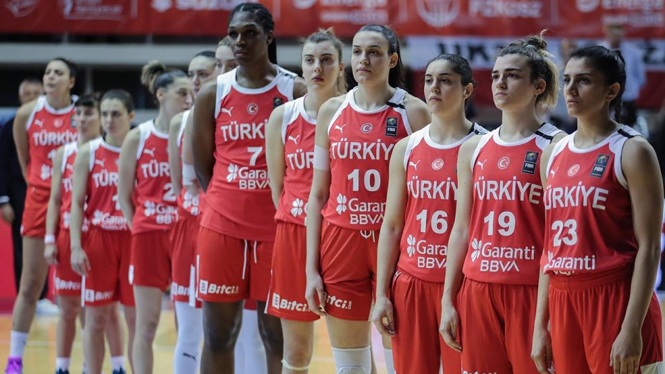Potanın Perileri Macaristan’ı devirdi